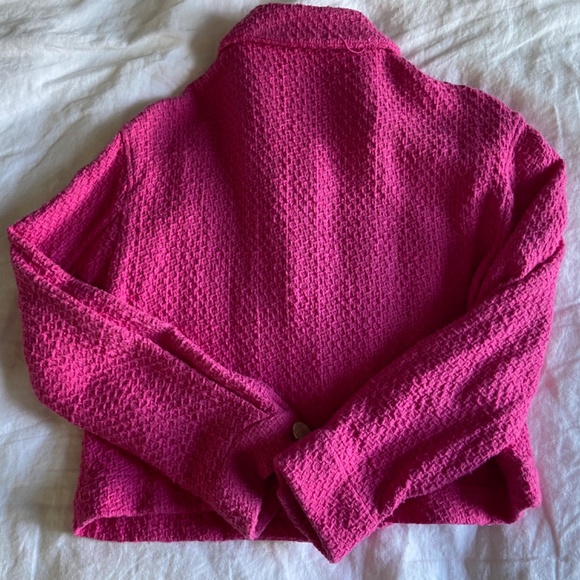 Pink cropped blazer with gold buttons - Picture 3 of 3